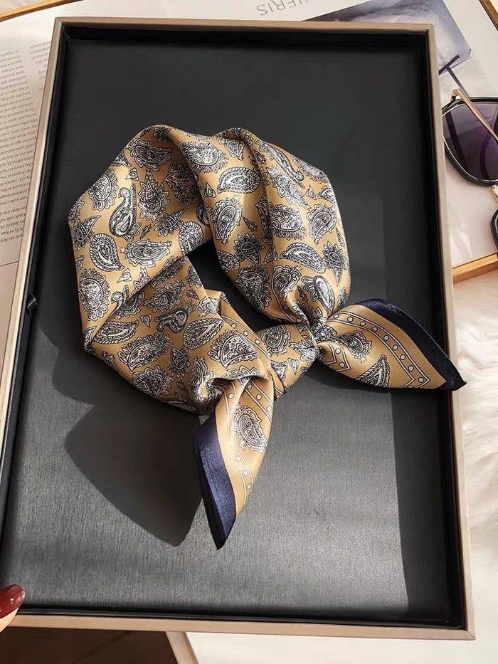 D-RH-27 Silk-touch scarf 70x70 bandana print