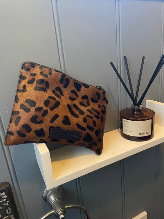 COSGROVE & CO. POUCH