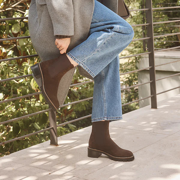 EOS Linear Chestnut Suede